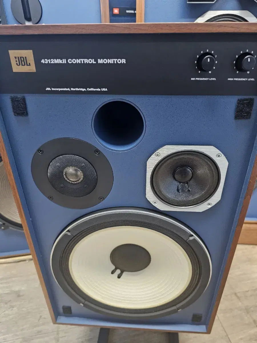 JBL 4312mk2 良品 JBL 4312M II WX Small Monitor Pair Speakers - Walnut for